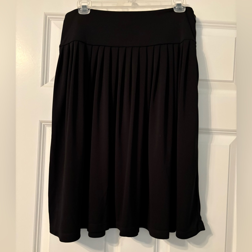 Isaac Mizrahi Black Pleated Flowy Midi Skirt